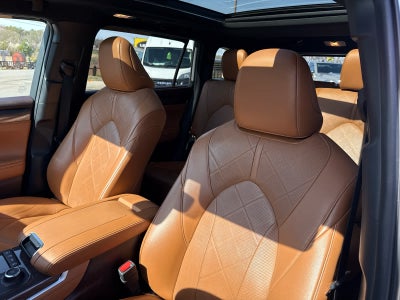 2022 Toyota Highlander Platinum