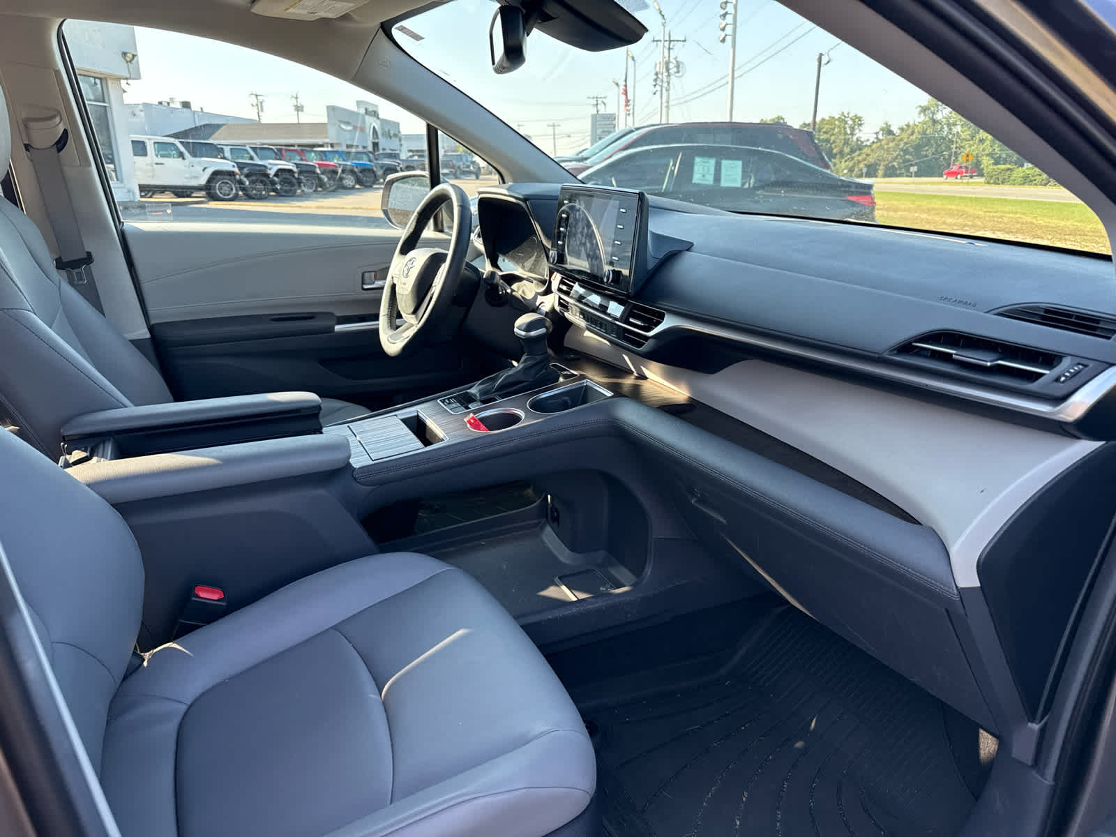 2023 Toyota Sienna XLE