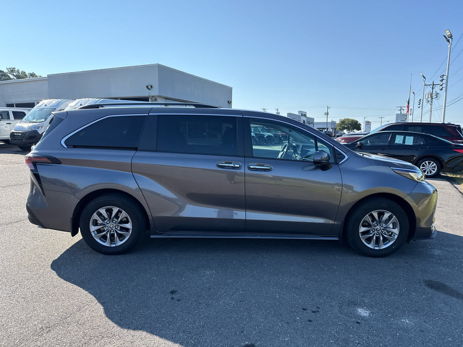 2023 Toyota Sienna XLE
