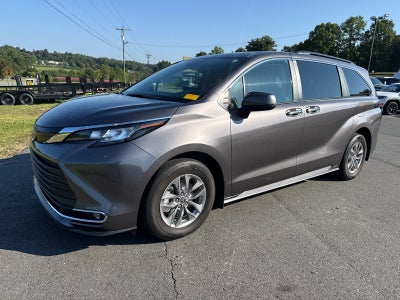 2023 Toyota Sienna XLE