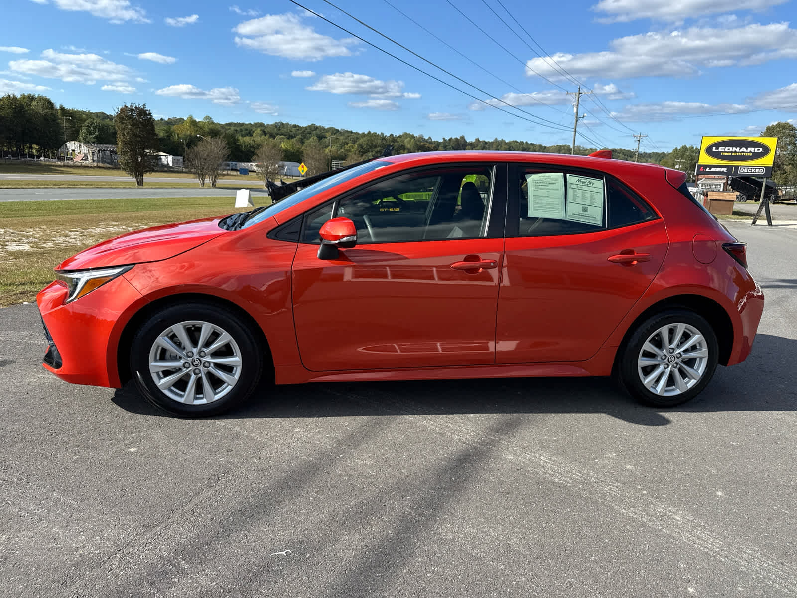 2025 Toyota Corolla Hatchback SE