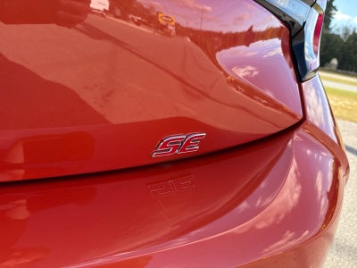 2025 Toyota Corolla Hatchback SE