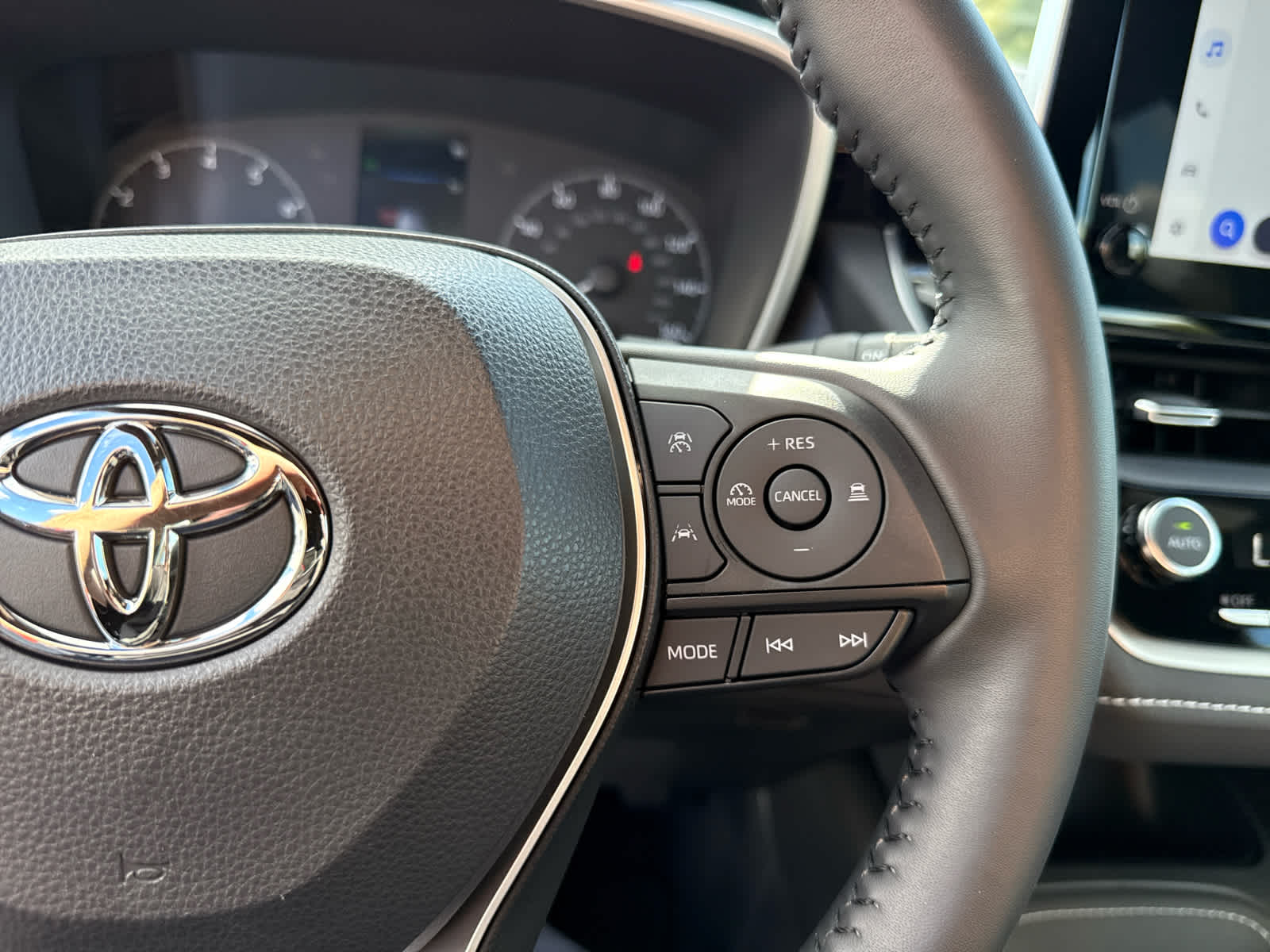 2025 Toyota Corolla Hatchback SE