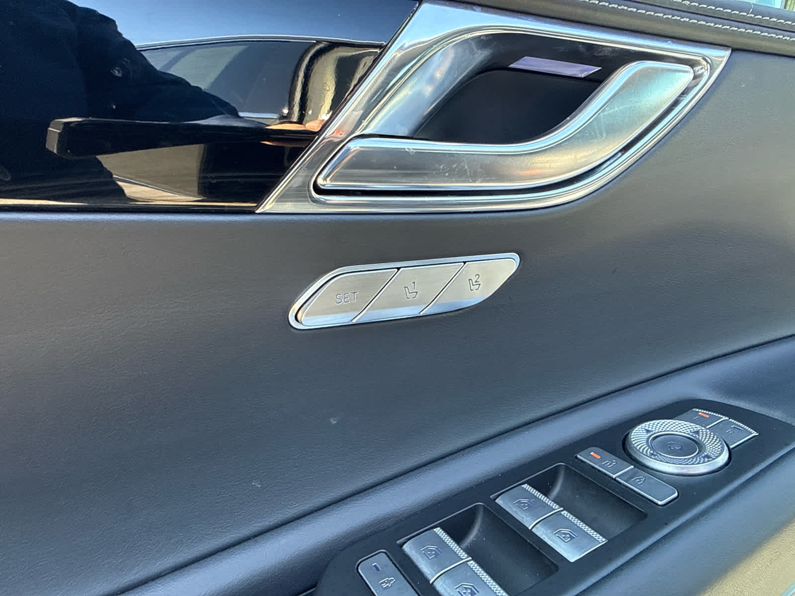 2025 Genesis GV80 2.5T Standard AWD