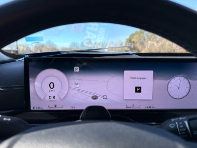 2025 Genesis GV80 2.5T Standard AWD