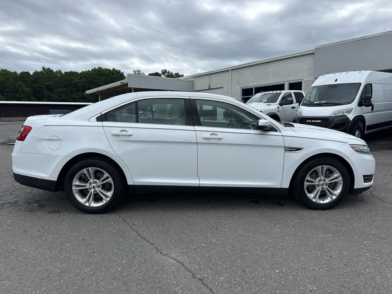 2018 Ford Taurus SEL