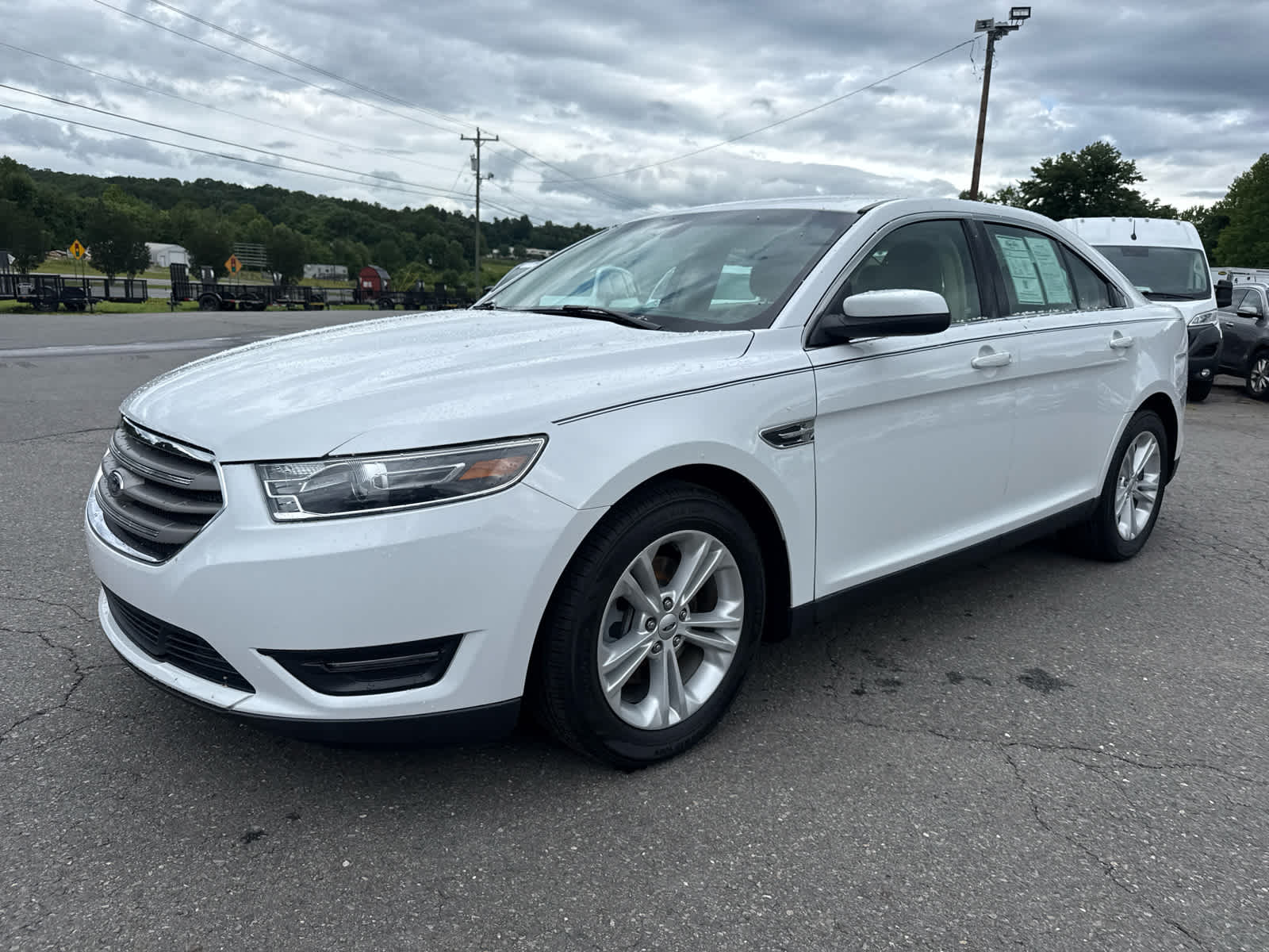 2018 Ford Taurus SEL
