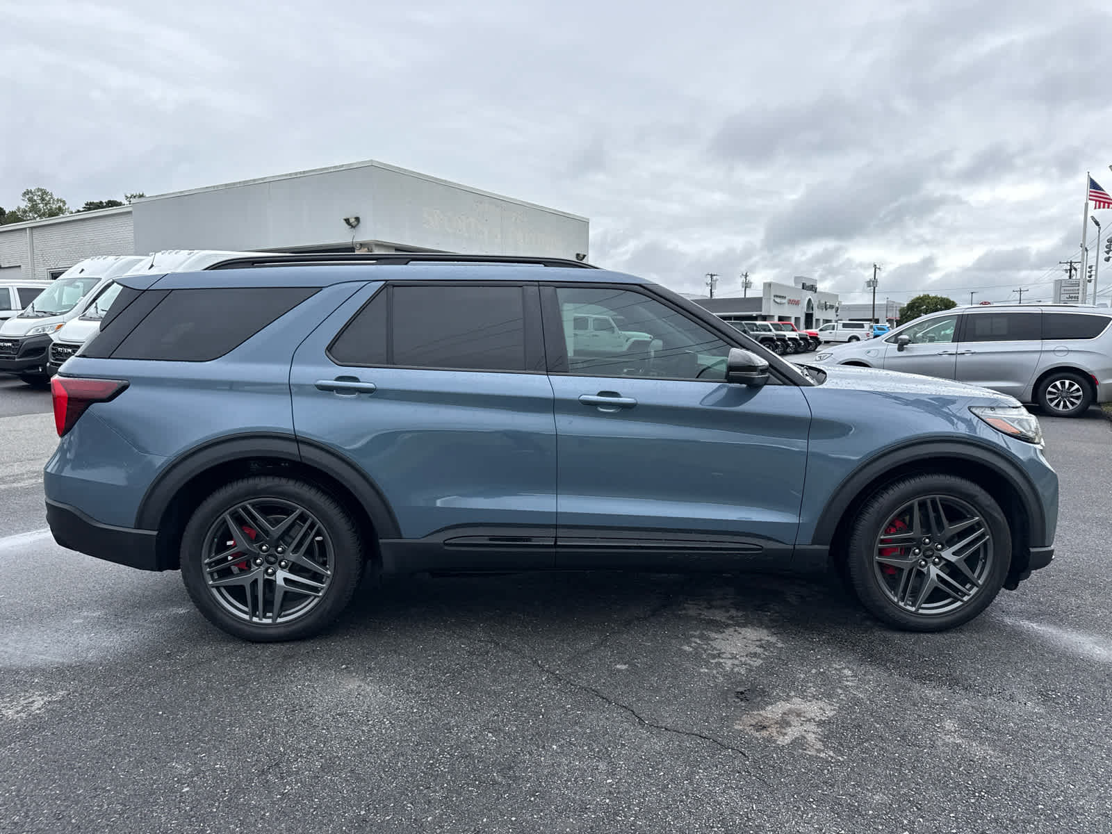 2025 Ford Explorer ST