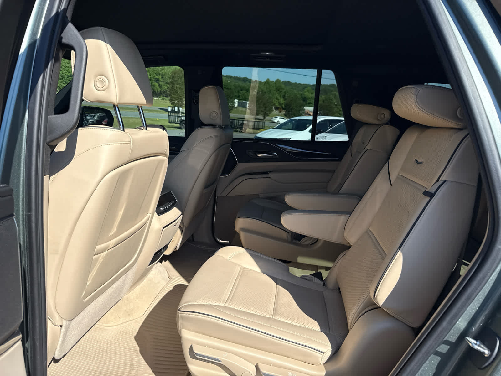2023 Cadillac Escalade 4WD Premium Luxury