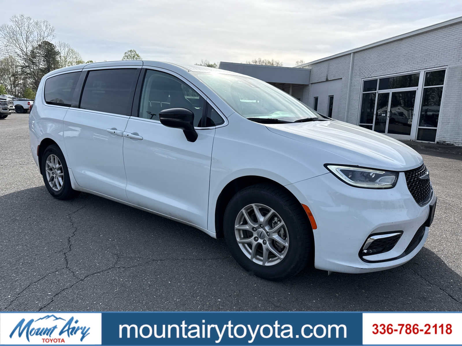 2024 Chrysler Pacifica Touring L