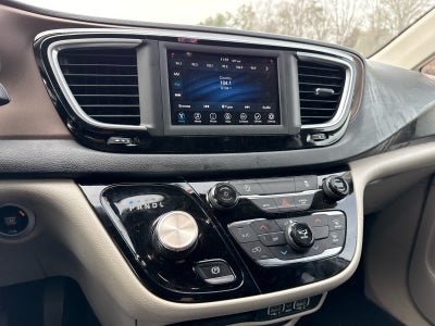 2021 Chrysler Voyager LXI