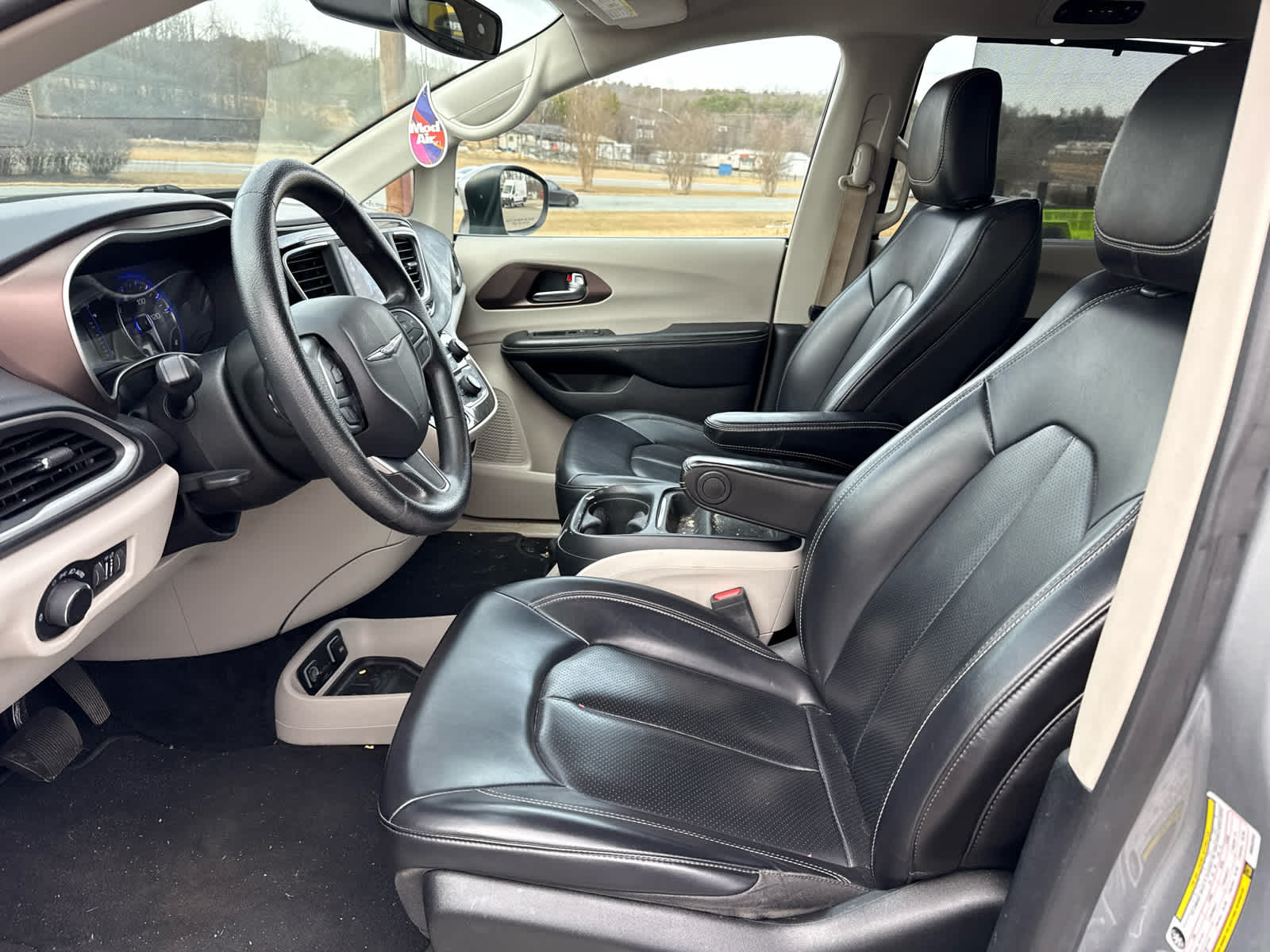 2021 Chrysler Voyager LXI