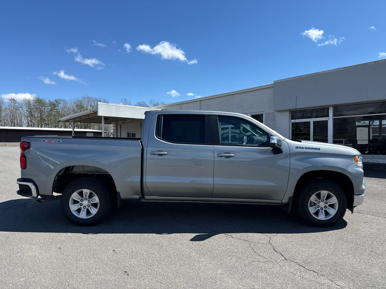 2025 Chevrolet Silverado 1500 LT