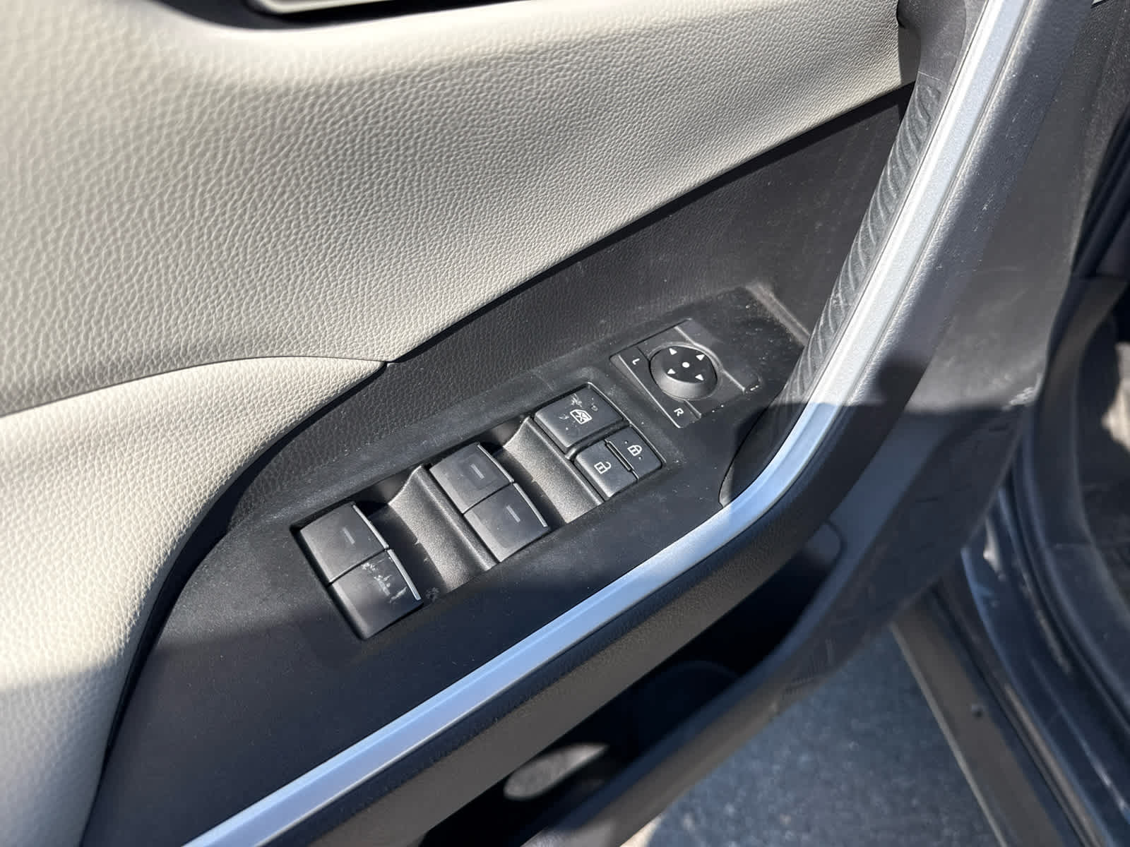 2025 Toyota RAV4 Hybrid XLE Premium