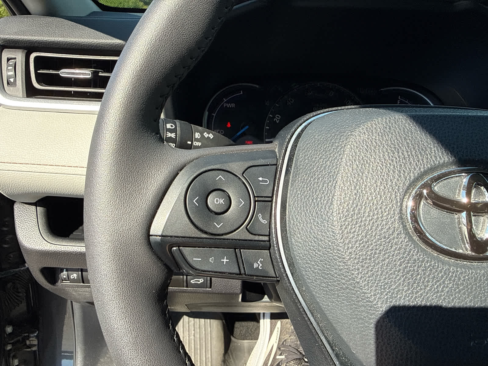 2025 Toyota RAV4 Hybrid XLE Premium