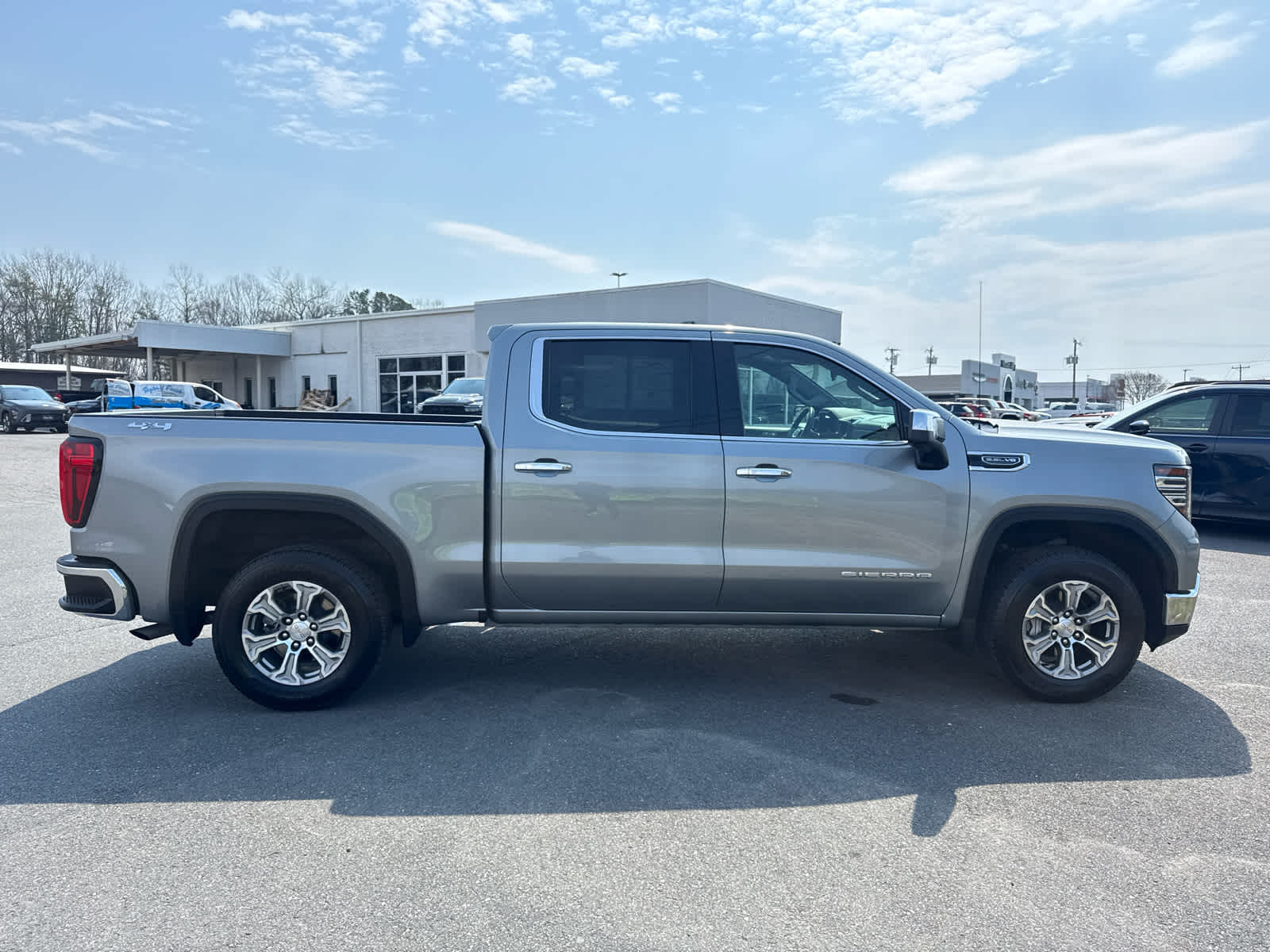 2025 GMC Sierra 1500 SLT
