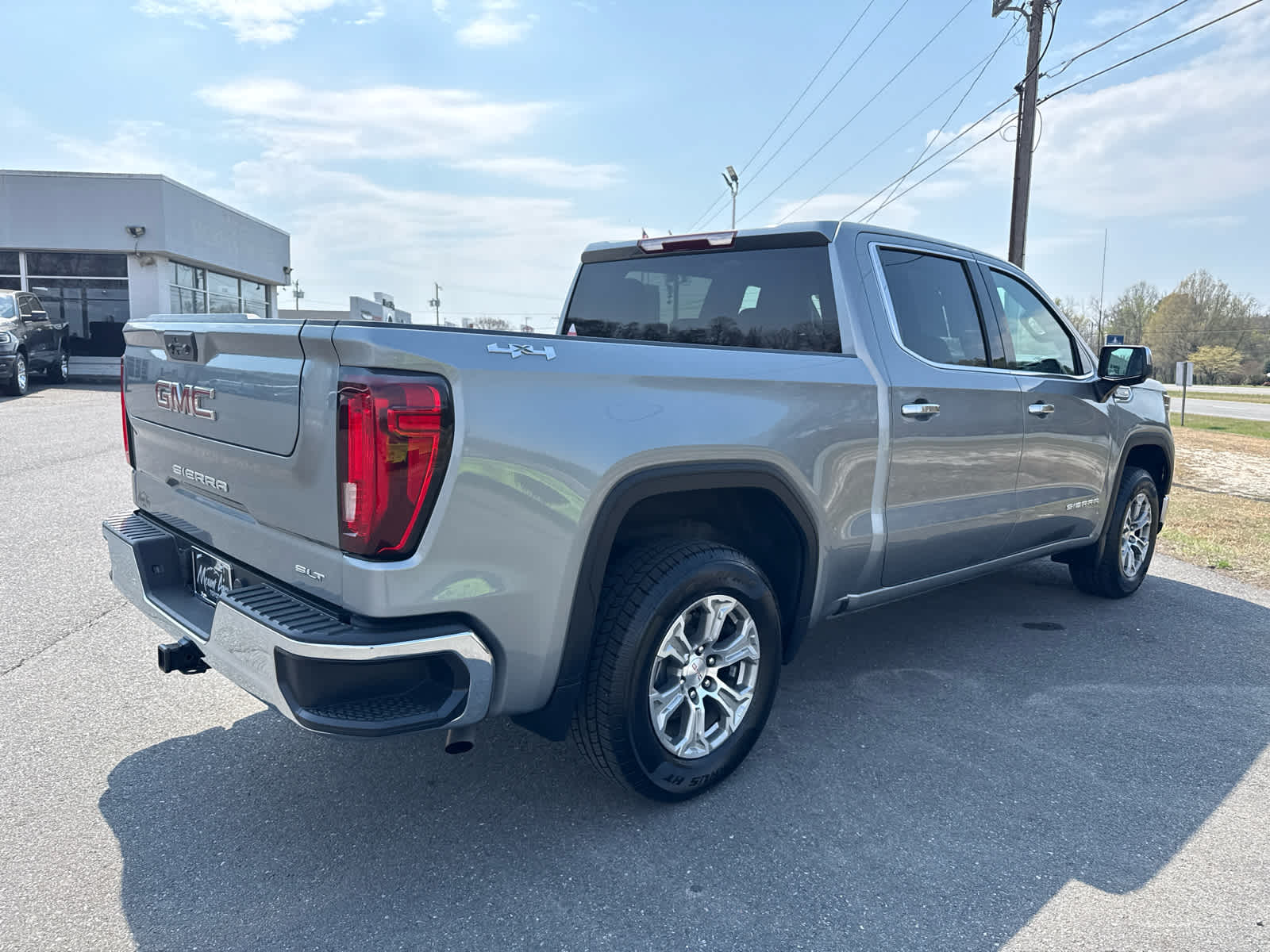 2025 GMC Sierra 1500 SLT