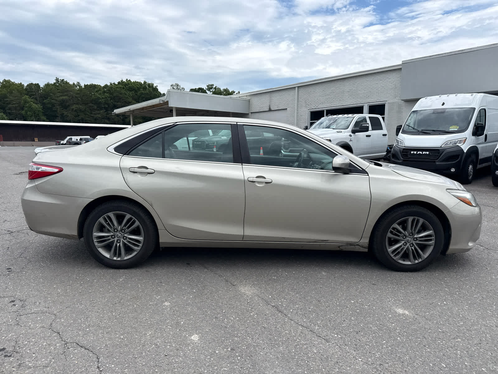 2016 Toyota Camry SE
