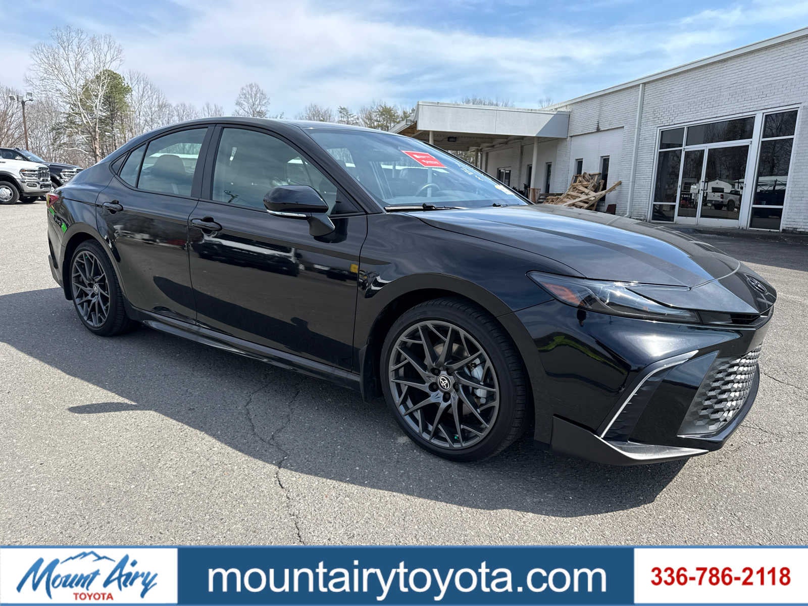 2025 Toyota Camry SE