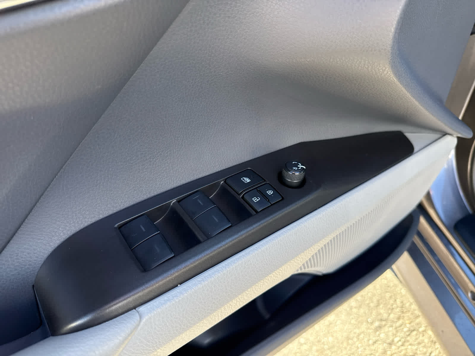 2024 Toyota Camry Hybrid LE