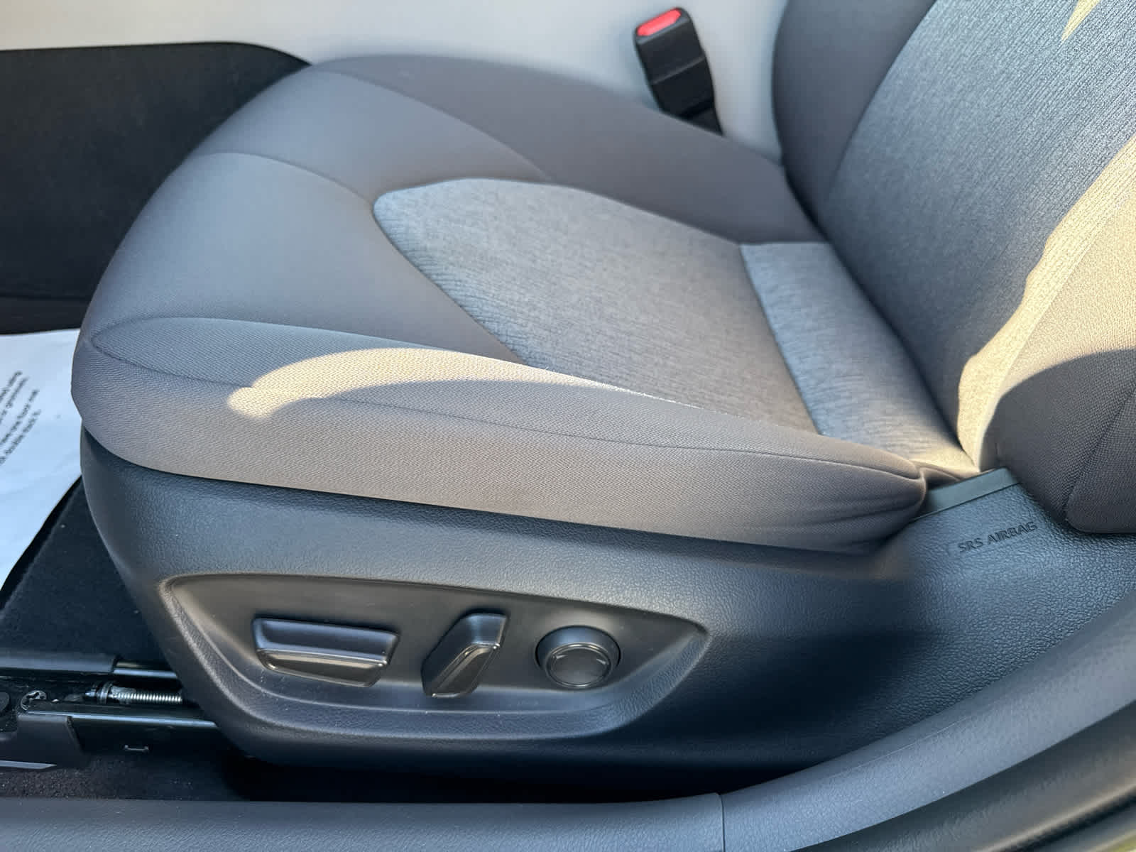 2024 Toyota Camry Hybrid LE