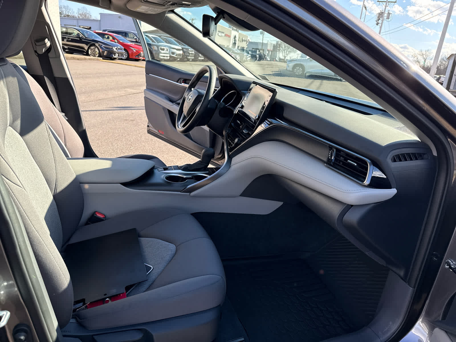 2024 Toyota Camry Hybrid LE