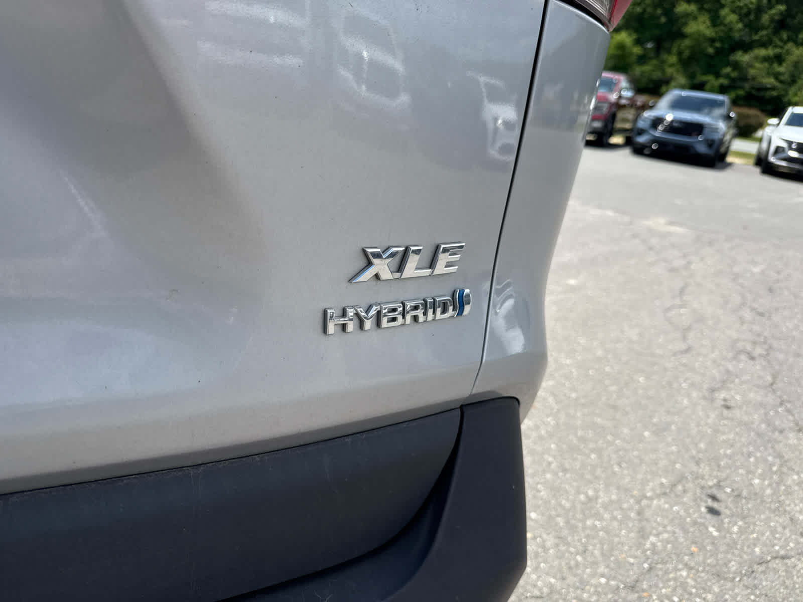 2023 Toyota RAV4 Hybrid XLE