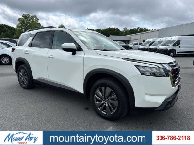 2025 Nissan Pathfinder SV