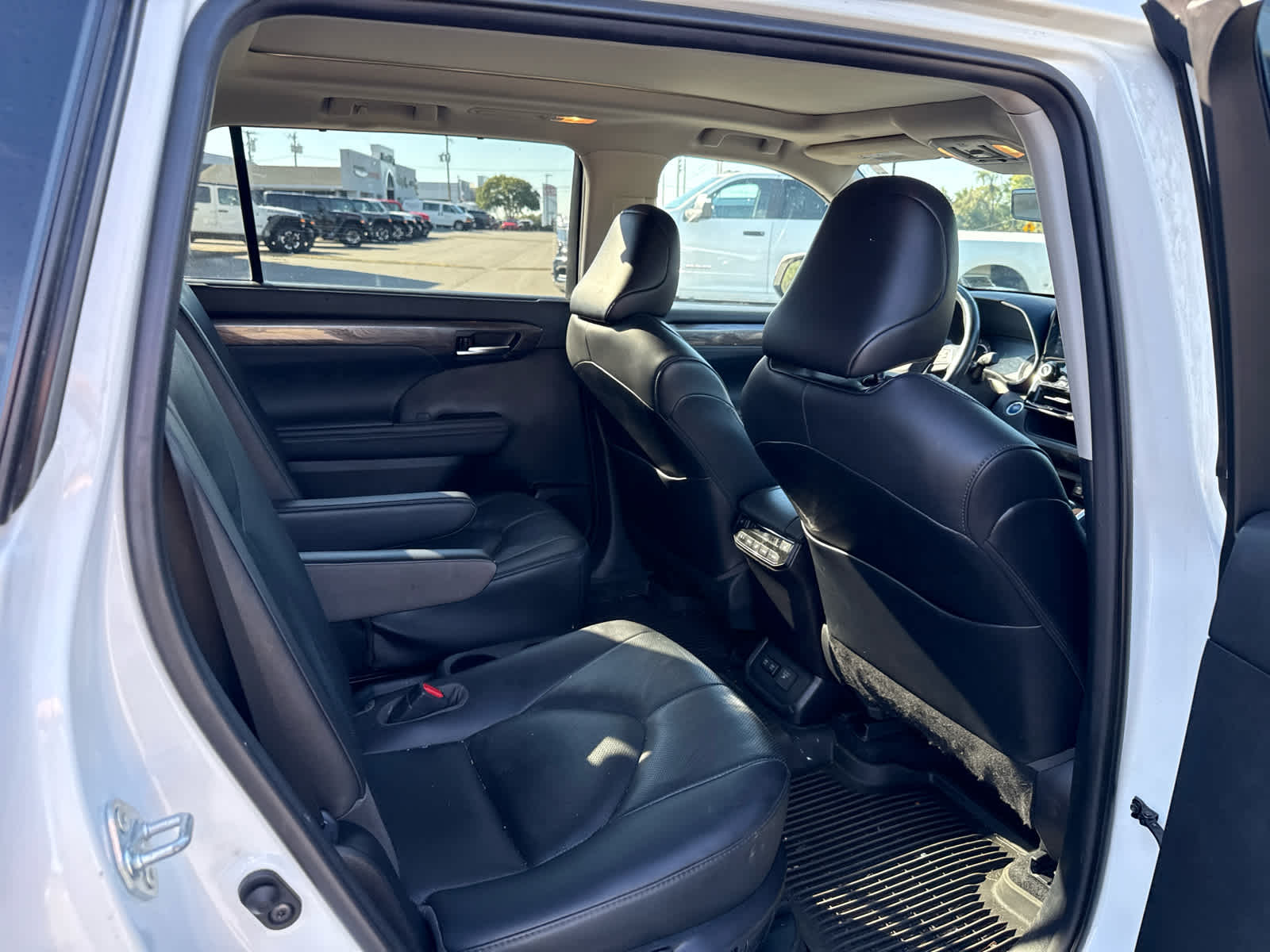 2021 Toyota Highlander Hybrid Platinum