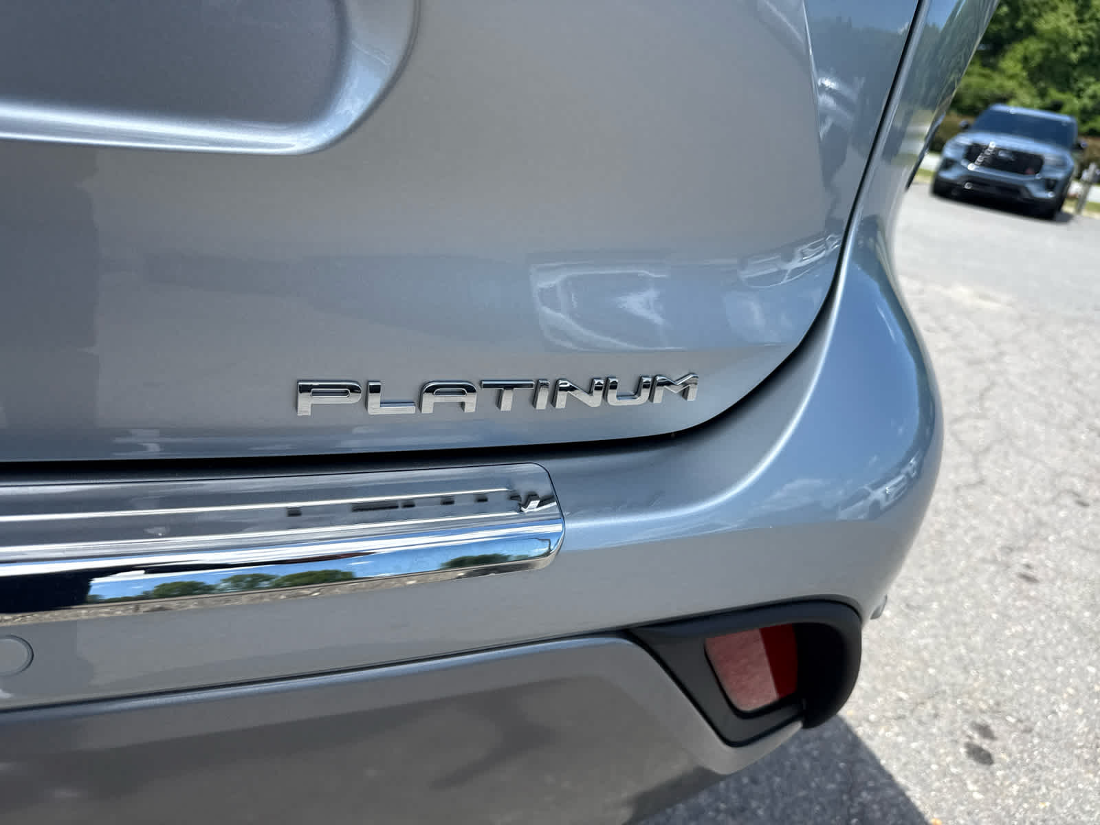 2023 Toyota Highlander Hybrid Platinum