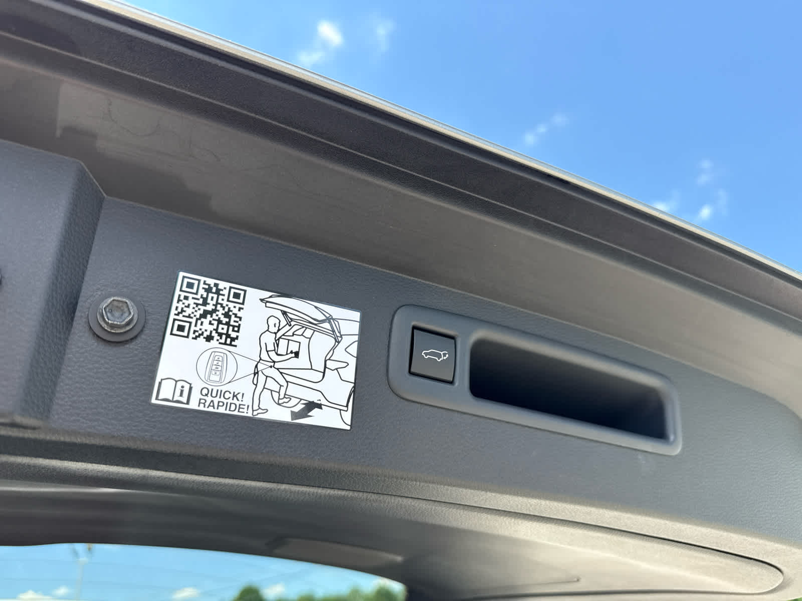 2023 Toyota Highlander Hybrid Platinum