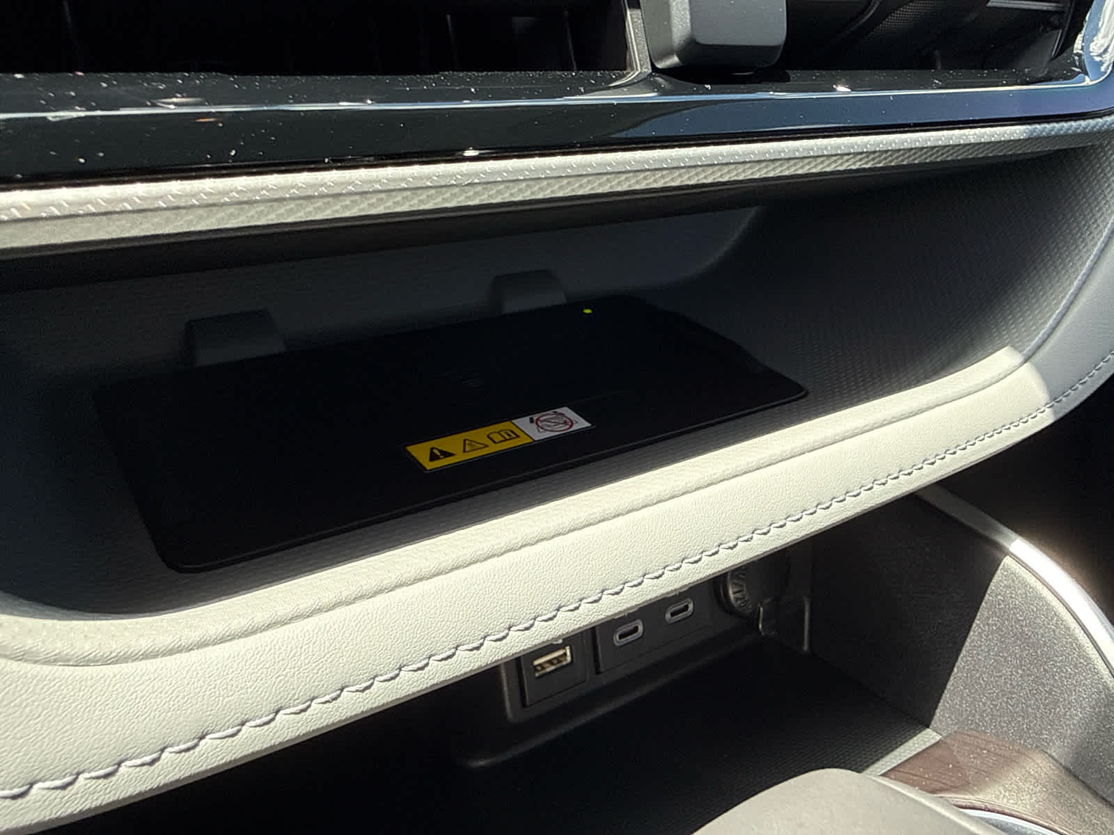 2023 Toyota Highlander Hybrid Platinum
