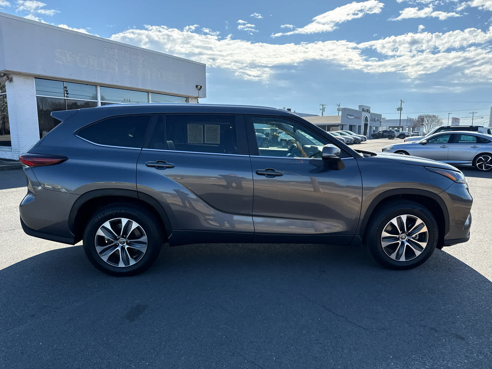 2024 Toyota Highlander XLE