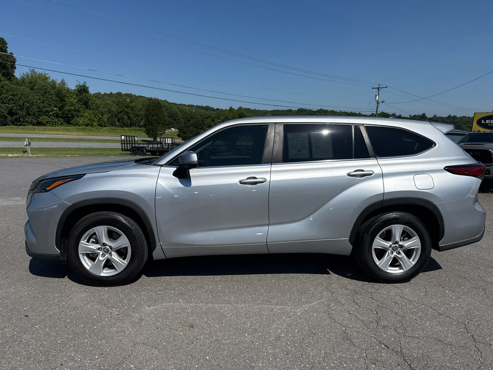 2023 Toyota Highlander L