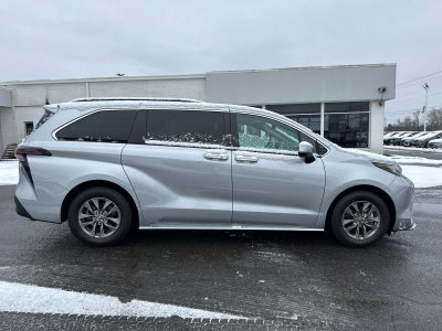 2023 Toyota Sienna XLE