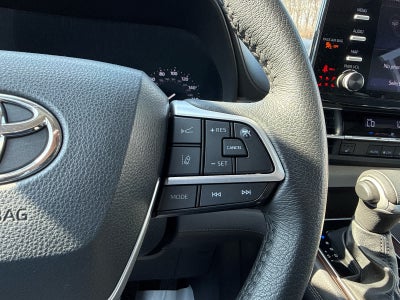 2023 Toyota Sienna XLE