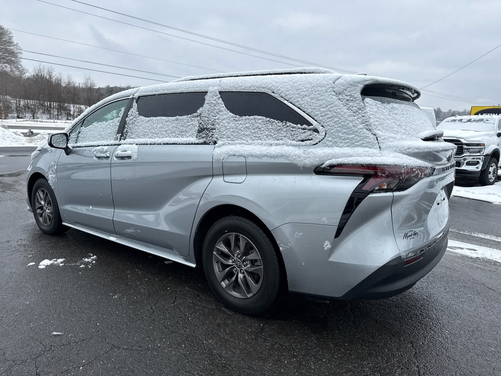 2023 Toyota Sienna XLE