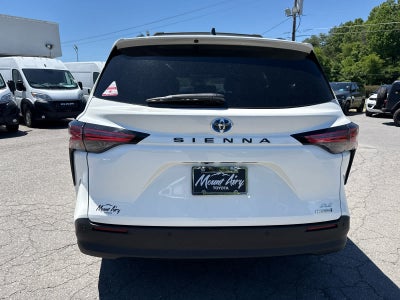 2021 Toyota Sienna XLE