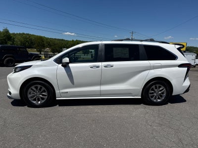 2021 Toyota Sienna XLE