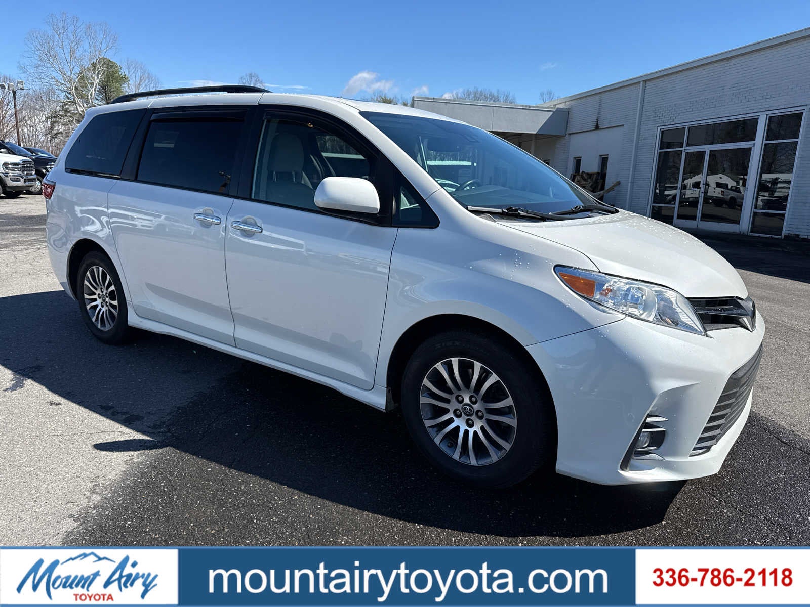 2020 Toyota Sienna XLE