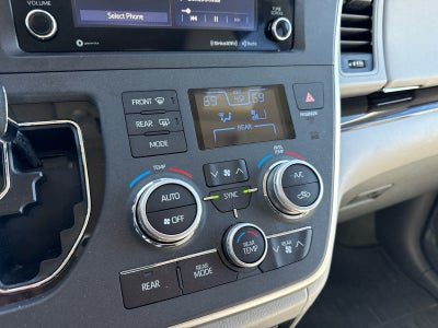 2020 Toyota Sienna XLE