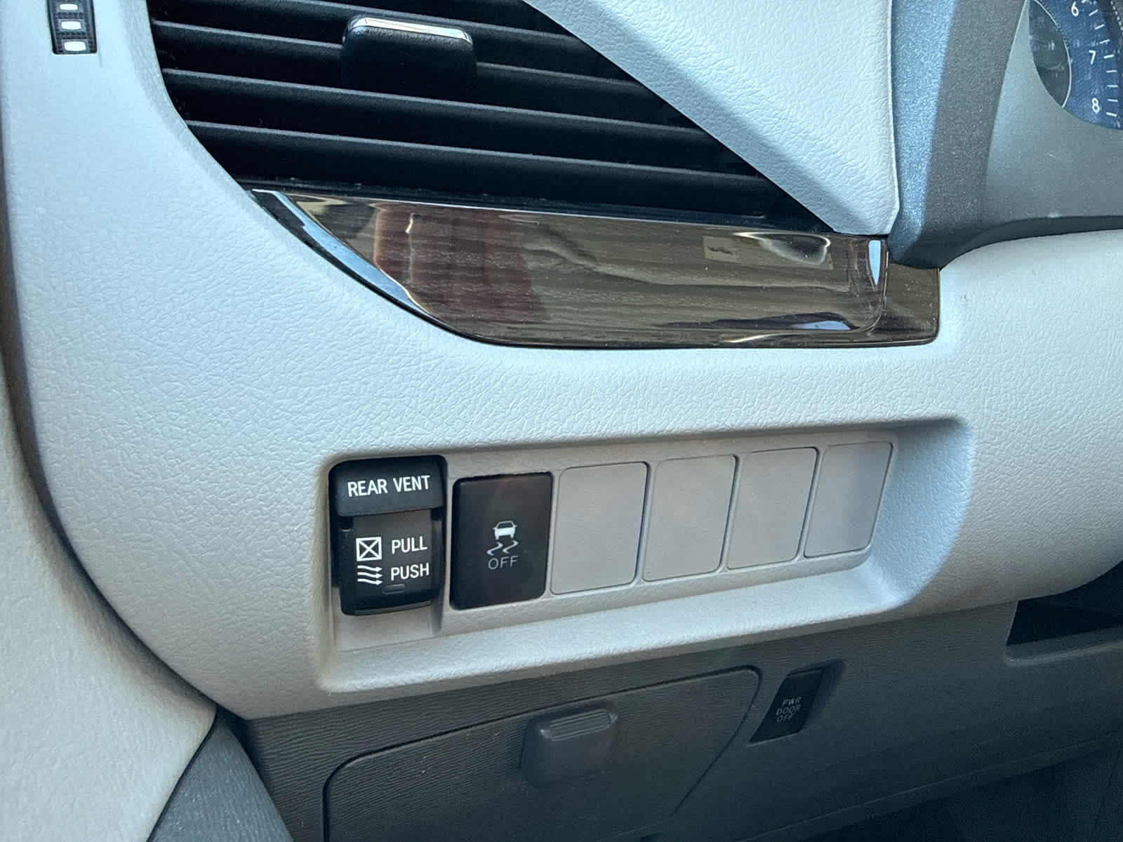 2020 Toyota Sienna XLE