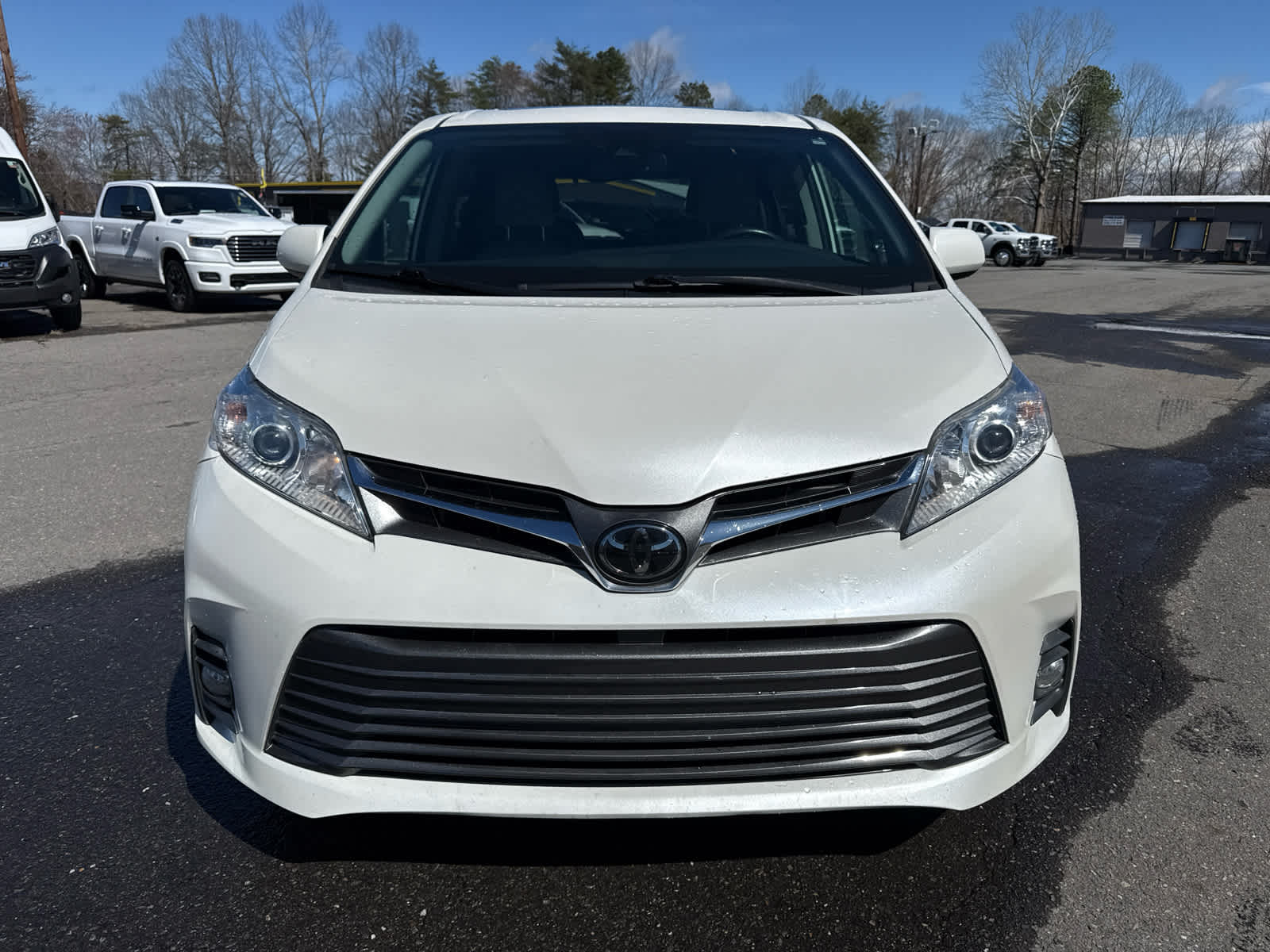 2020 Toyota Sienna XLE