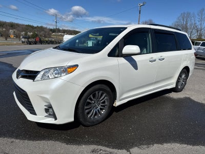 2020 Toyota Sienna XLE