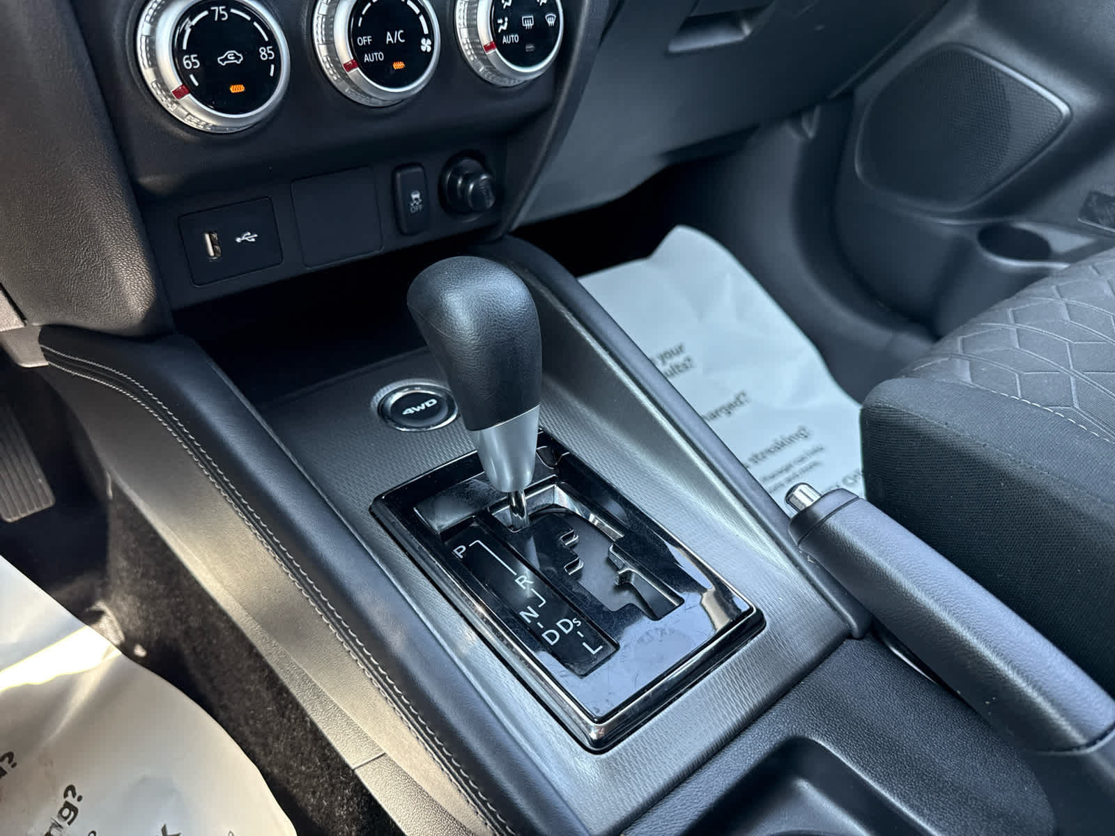 2024 Mitsubishi Outlander Sport ES