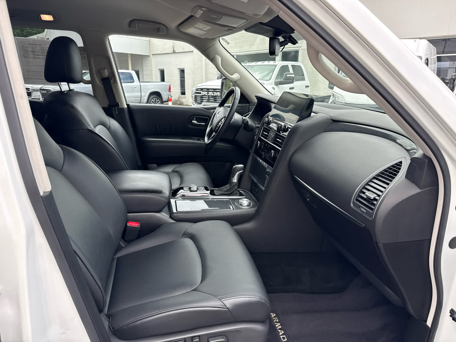 2024 Nissan Armada SV