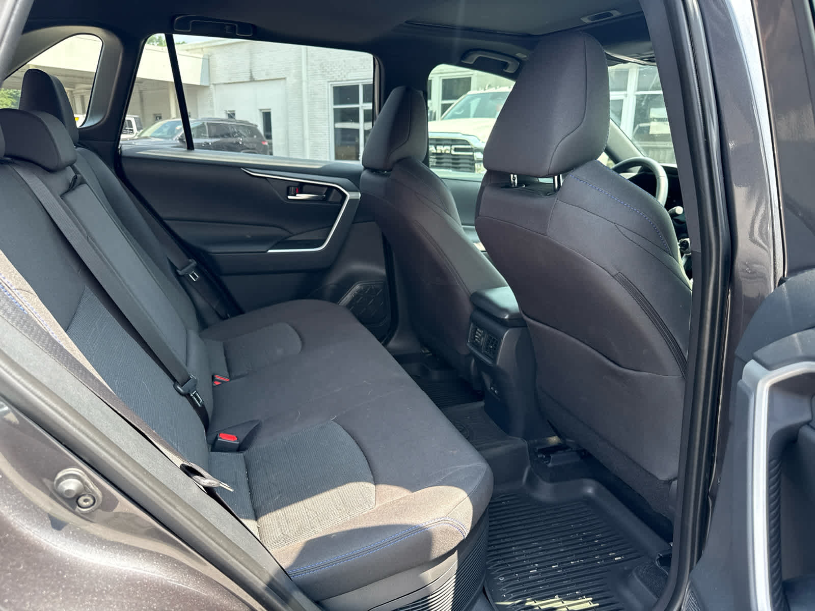 2025 Toyota RAV4 Hybrid SE