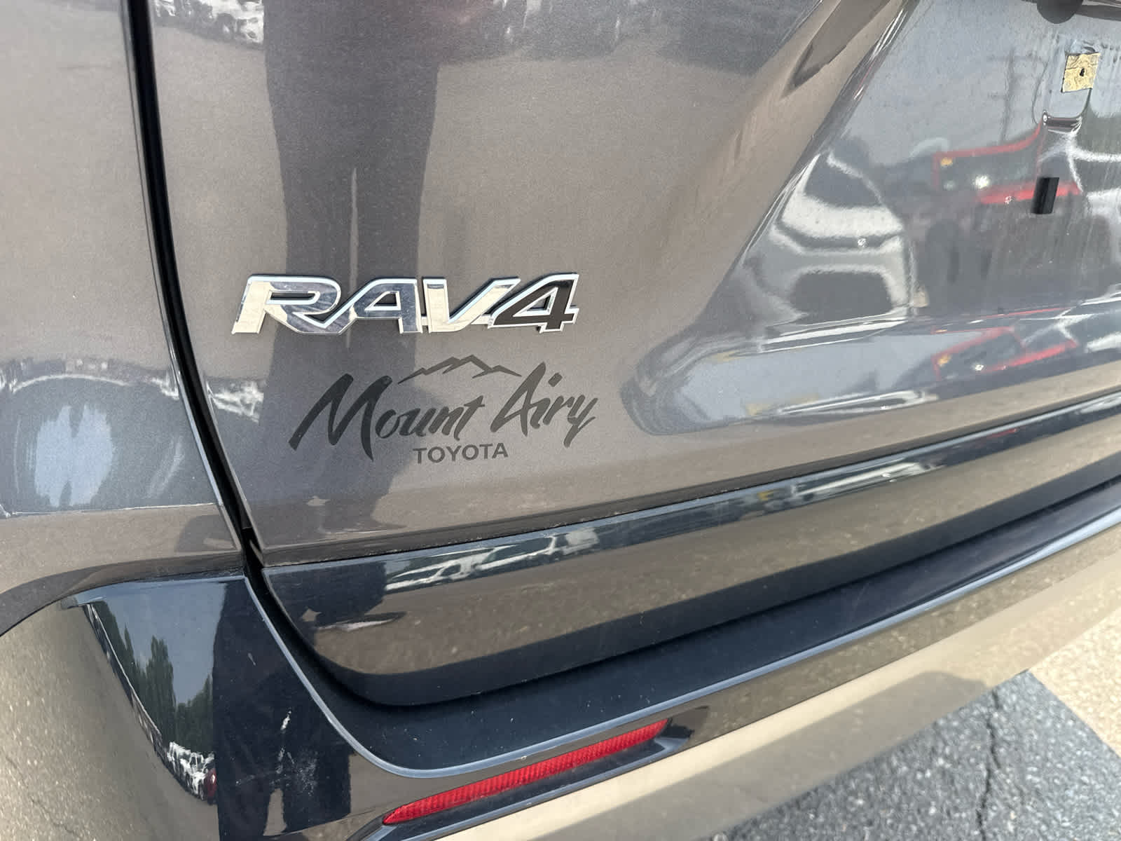 2025 Toyota RAV4 Hybrid SE