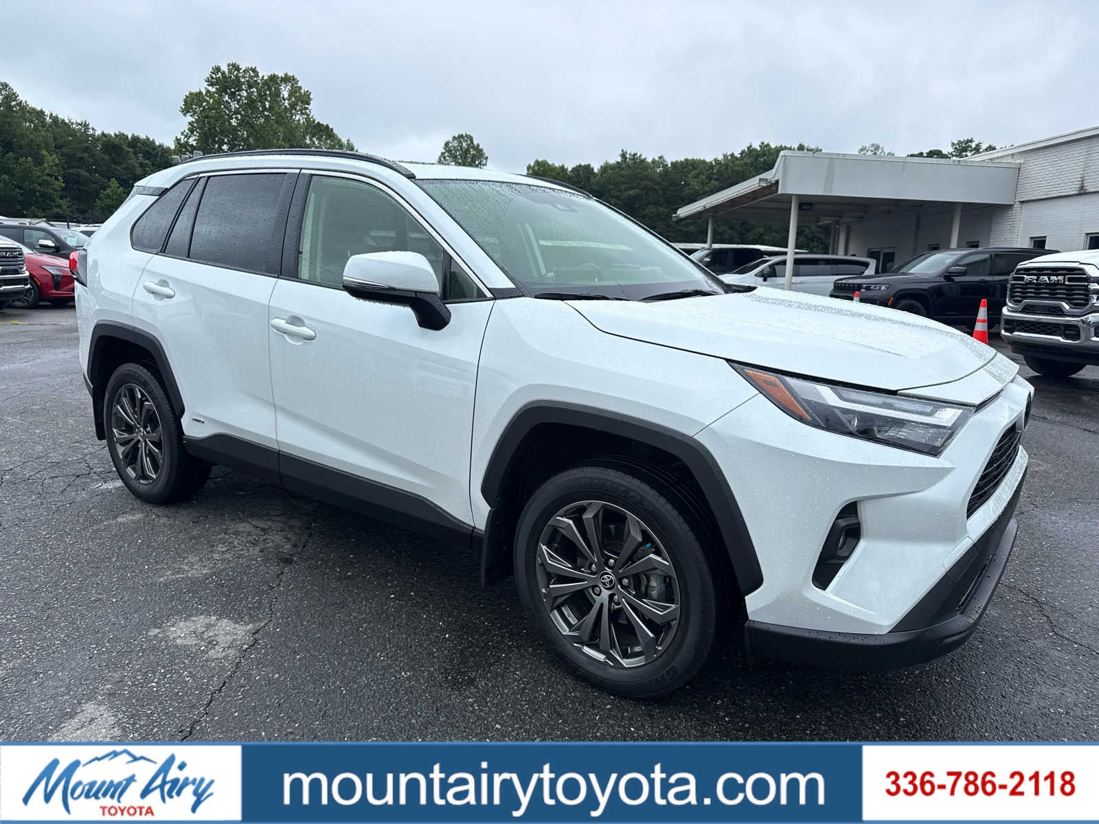 2025 Toyota RAV4 Hybrid XLE Premium