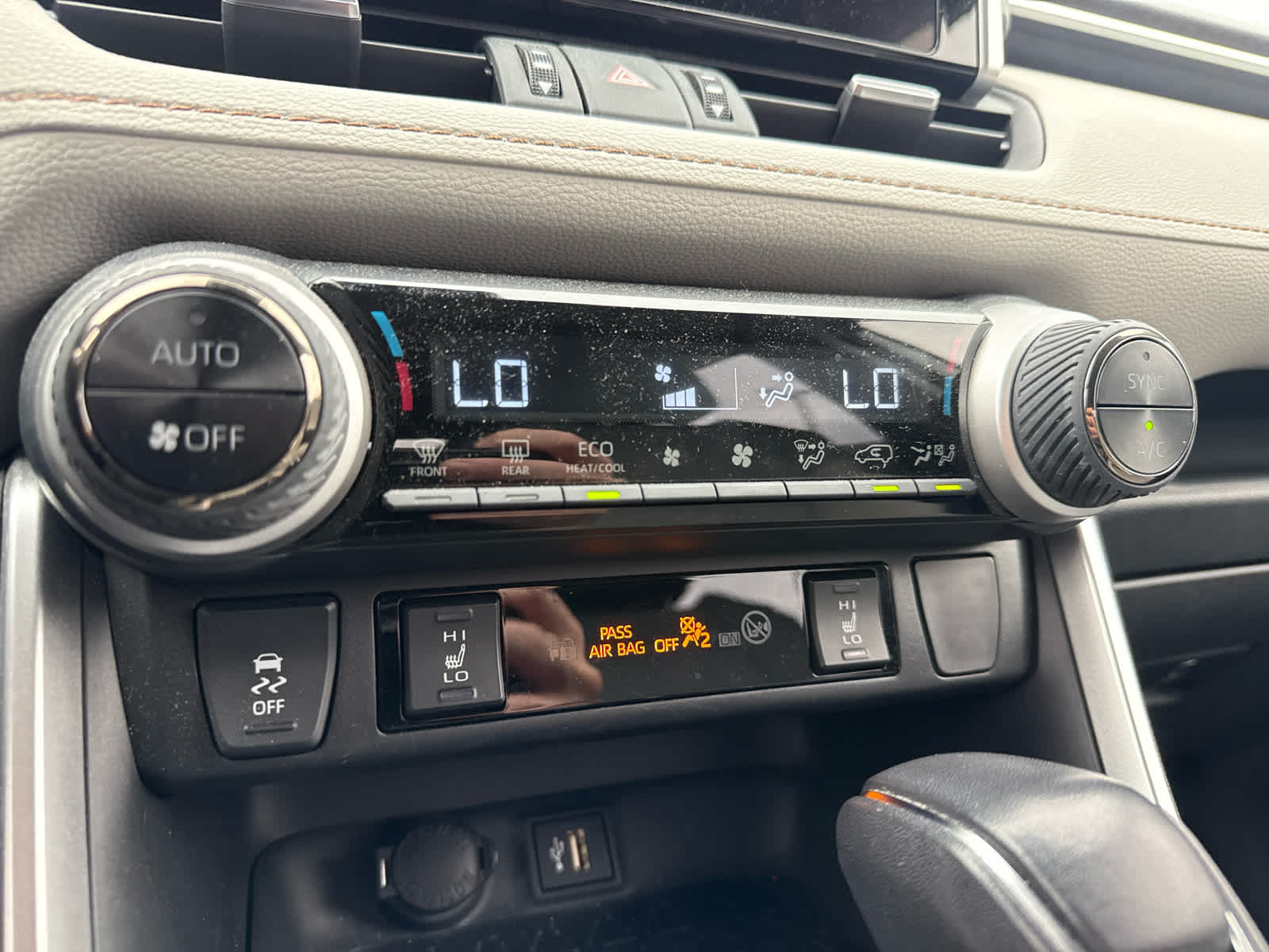 2025 Toyota RAV4 Hybrid XLE Premium